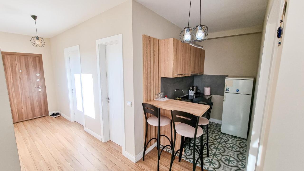 Skyline View 2Br Apartment Тирана Екстер'єр фото
