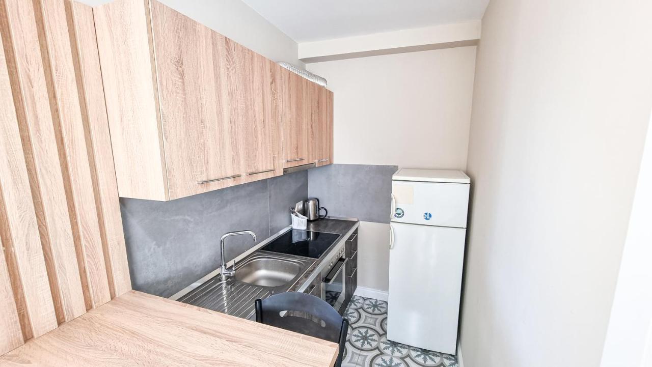 Skyline View 2Br Apartment Тирана Екстер'єр фото