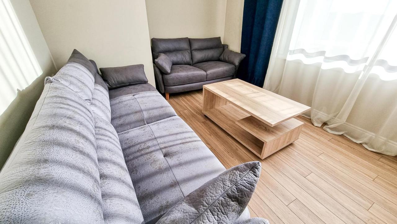 Skyline View 2Br Apartment Тирана Екстер'єр фото
