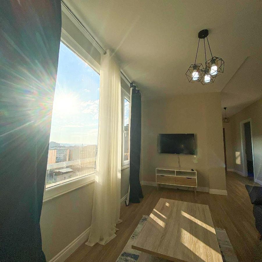 Skyline View 2Br Apartment Тирана Екстер'єр фото