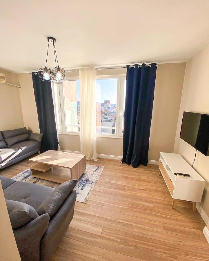 Skyline View 2Br Apartment Тирана Екстер'єр фото